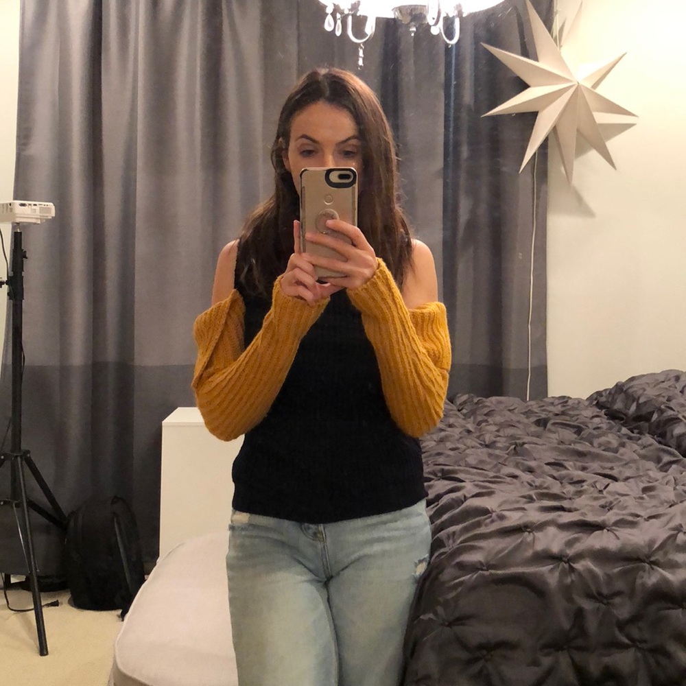 Custom made two tone sweater - Picture 4 of 6